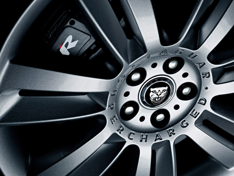 Illustration for article titled 2010 Jaguar XFR: A Powerful Pussycat